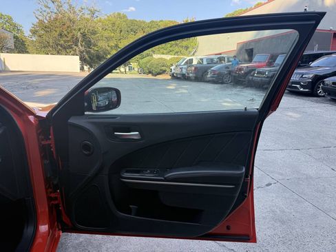 Used 2020 Dodge Charger SXT RWD image 29