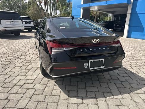 Used 2024 Hyundai Elantra SEL FWD image 35