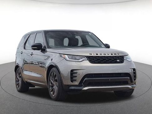 Used 2024 Land Rover Discovery Dynamic SE AWD/4WD image 3