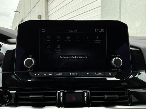 Used 2025 Nissan Pathfinder SV FWD image 32