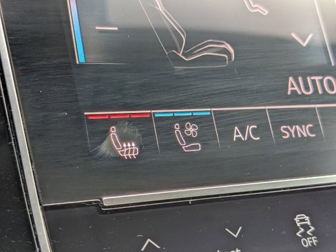 Used 2020 Audi Q7 3.0T Prestige image 29