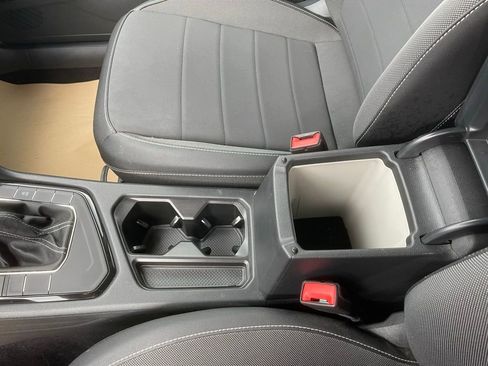 Used 2024 Volkswagen Taos SE image 18