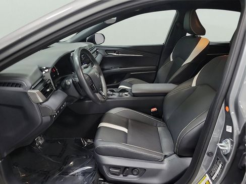 Certified 2025 Toyota Camry SE FWD image 10