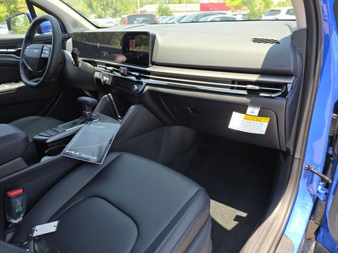 New 2026 Kia Sportage SX image 11