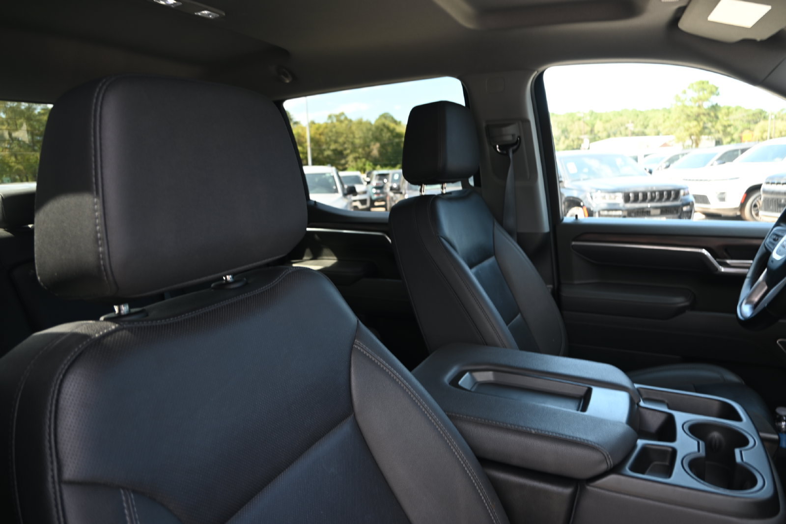 Used 2025 GMC Sierra 1500 SLT RWD image 29