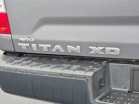 Used 2019 Nissan Titan S image 18