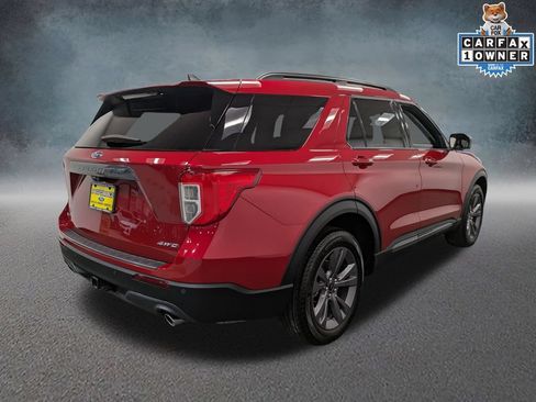 Used 2023 Ford Explorer XLT w/ Equipment Group 202A AWD/4WD image 4