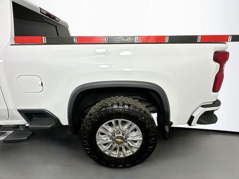 Used 2023 Chevrolet Silverado 2500 High Country image 38