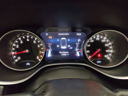 Used 2018 Jeep Compass Latitude w/ Popular Equipment Group FWD image 23