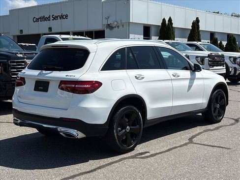 Used 2019 Mercedes-Benz GLC 300 4MATIC image 2