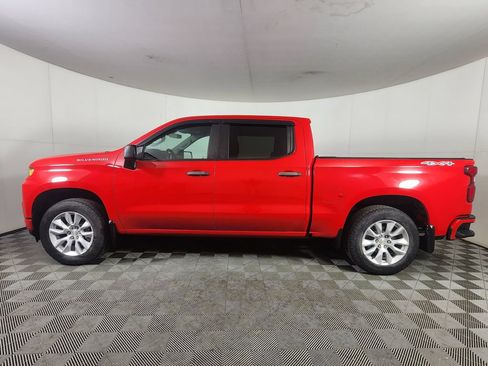 Used 2019 Chevrolet Silverado 1500 Custom w/ Custom Convenience Package AWD/4WD image 4