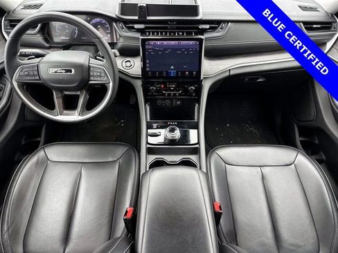 Used 2024 Jeep Grand Cherokee L Limited w/ Black Appearance Package image 9