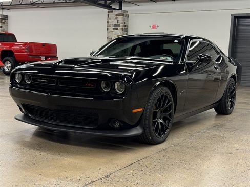 Used 2021 Dodge Challenger R/T RWD image 3