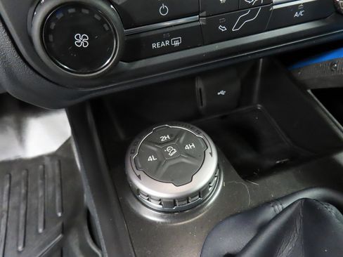 Used 2021 Ford Bronco Black Diamond image 40