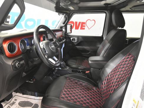 Used 2018 Jeep Wrangler Unlimited Rubicon AWD/4WD image 12