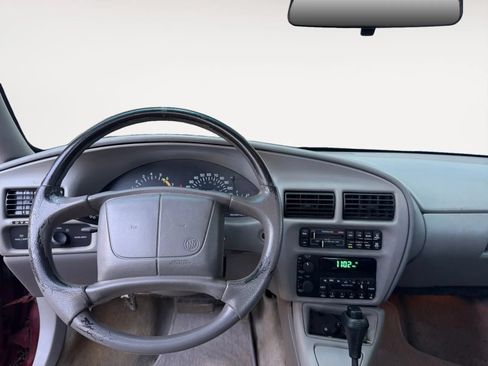Used 1995 Buick Regal Custom FWD image 12