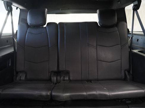 Used 2019 Cadillac Escalade ESV Platinum w/ Escalade Sport Edition image 38