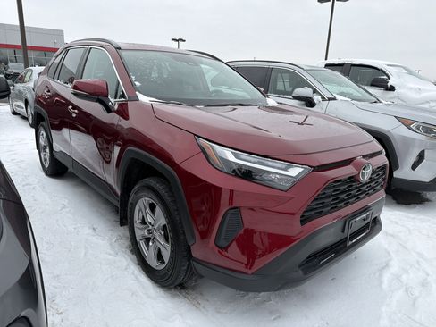 Used 2022 Toyota RAV4 XLE image 2