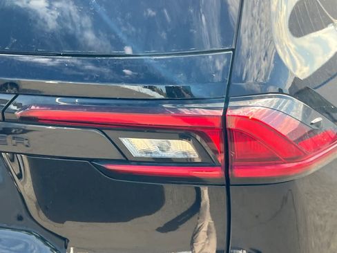 Certified 2025 Toyota Grand Highlander AWD image 18