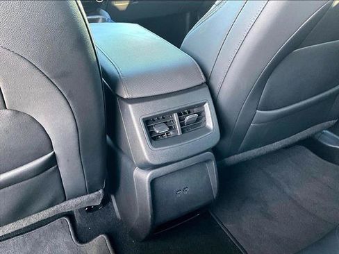 Used 2024 Chevrolet Equinox EV LT FWD image 24