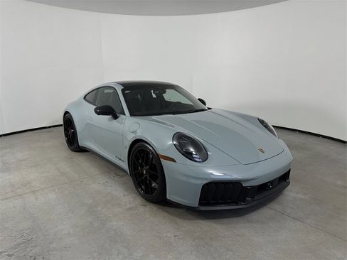 New 2026 Porsche 911 Carrera 4 GTS image 9