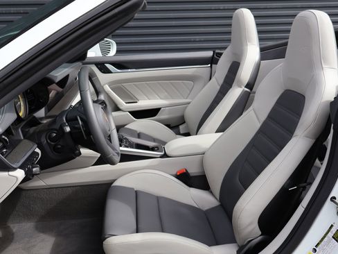 Certified 2022 Porsche 911 Turbo S image 5