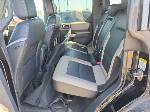 Used 2023 Ford Bronco Wildtrak AWD/4WD image 11