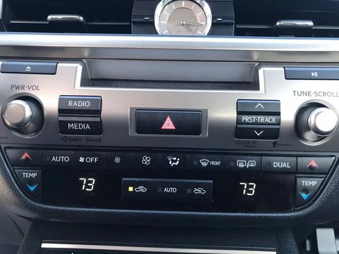 Used 2013 Lexus ES 350 w/ Luxury Pkg FWD image 27