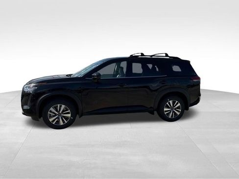 New 2026 Nissan Pathfinder SL image 5