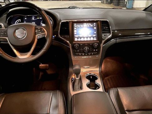 Used 2016 Jeep Grand Cherokee Overland AWD/4WD image 14