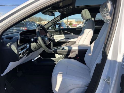 New 2026 Cadillac Lyriq Luxury image 15