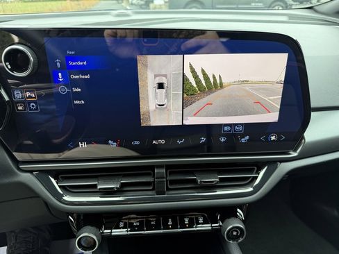 Used 2024 Chevrolet Equinox EV RS image 24