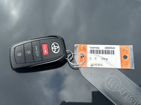 Certified 2024 Toyota Corolla SE image 35