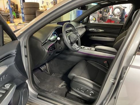 Used 2024 Genesis GV70 2.5T w/ Sport Prestige Package AWD/4WD image 8