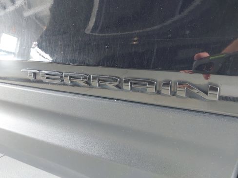 Used 2022 GMC Terrain SLT w/ Tech Package image 32