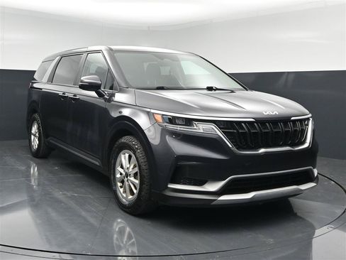 Used 2023 Kia Carnival LX FWD image 1