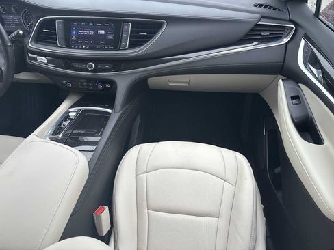 Used 2022 Buick Enclave Essence w/ Sport Touring Edition FWD image 29