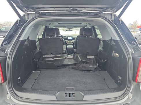 Used 2023 Ford Explorer XLT w/ Equipment Group 202A image 9