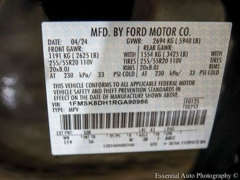 Used 2024 Ford Explorer XLT w/ Equipment Group 202A AWD/4WD image 29