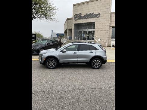 Used 2024 Cadillac XT4 Sport FWD image 2