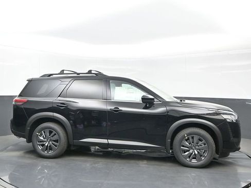 New 2026 Nissan Pathfinder SV w/ SV Premium Package FWD image 7