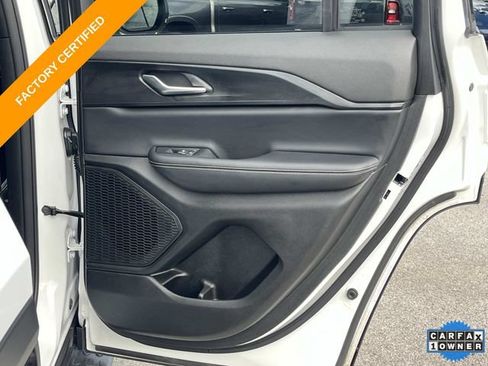 Used 2024 Jeep Grand Cherokee Altitude AWD/4WD image 19