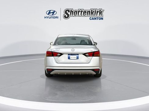 Used 2023 Nissan Altima 2.5 SV image 7