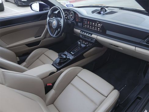 Certified 2022 Porsche 911 Targa 4 GTS image 37