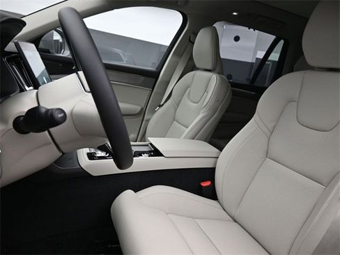 New 2026 Volvo XC90 B6 Ultra image 9