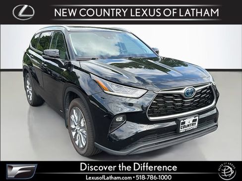 Used 2023 Toyota Highlander Limited AWD/4WD image 1