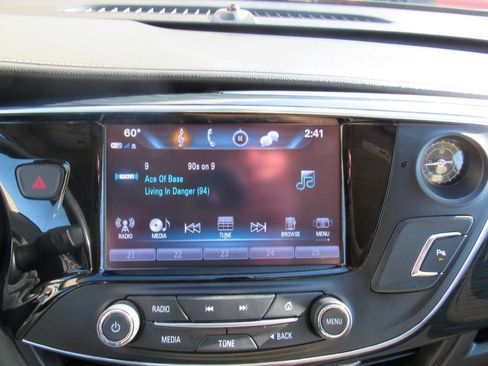 Used 2018 Buick Envision Preferred AWD/4WD image 17