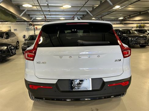 Used 2026 Volvo XC40 B5 Plus w/ Protection Package Premier image 3