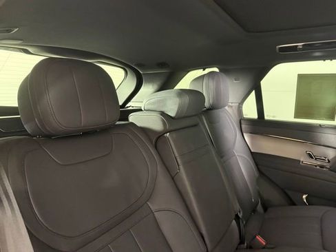 Certified 2025 Land Rover Range Rover Sport SE image 29