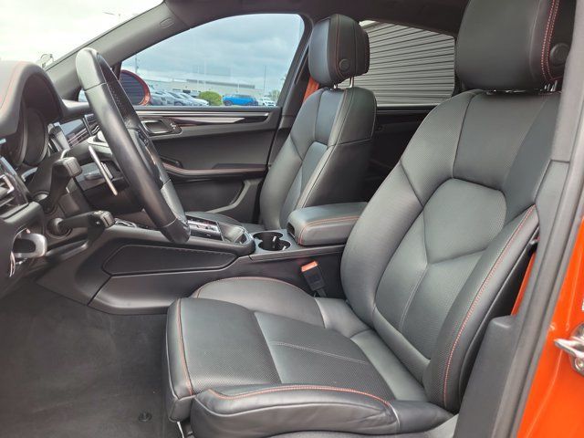Certified 2023 Porsche Macan AWD/4WD image 24